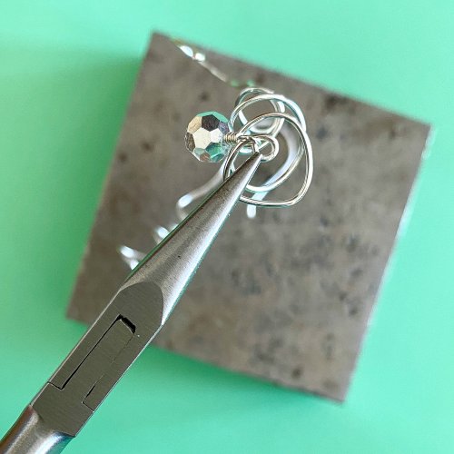Margot Potter's Twister Earrings - , Contemporary Wire Jewelry, Spirals, Wire Spiral, Spiral Wire Wrap, Wire Wrapping, Wrapping, Wire Wrapping Jewelry, Use chain nose pliers to close